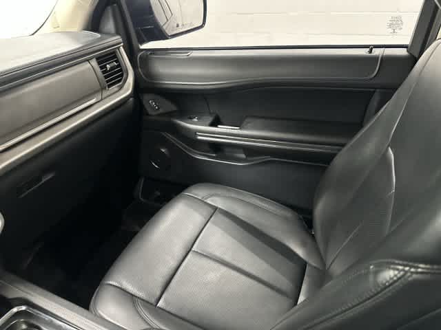 2022 Ford Expedition Max photo 13 of 33