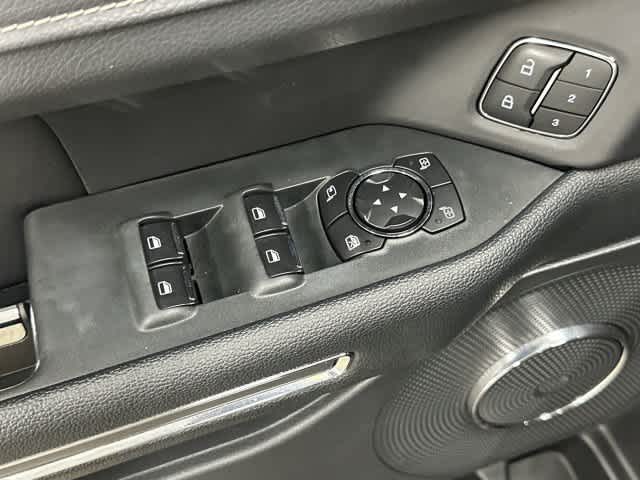 2022 Ford Expedition Max photo 20 of 33