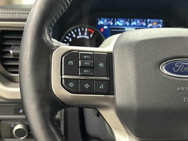 2022 Ford Expedition Max photo 17 of 33