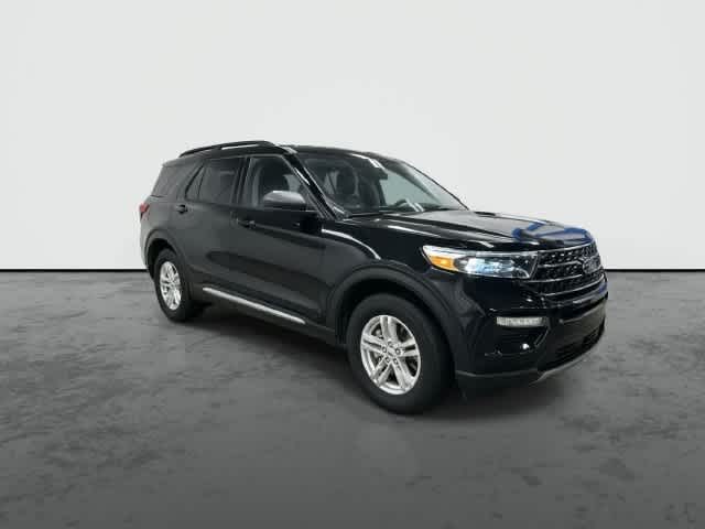 2021 Ford Explorer photo 5 of 32