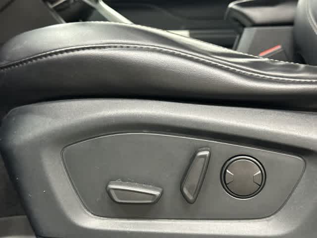 2021 Ford Explorer photo 26 of 32