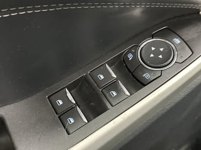 2021 Ford Explorer photo 20 of 32