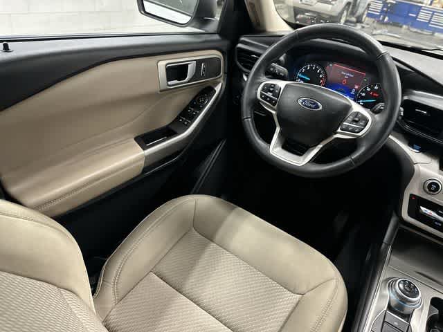 2023 Ford Explorer XLT Oxford White at Friendly Ford Crosby
