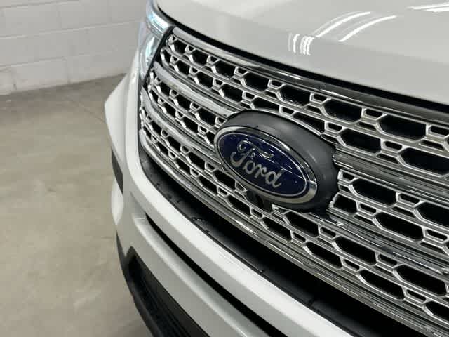 2023 Ford Explorer XLT Oxford White at Friendly Ford Crosby