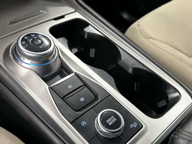 2023 Ford Explorer XLT Oxford White at Friendly Ford Crosby