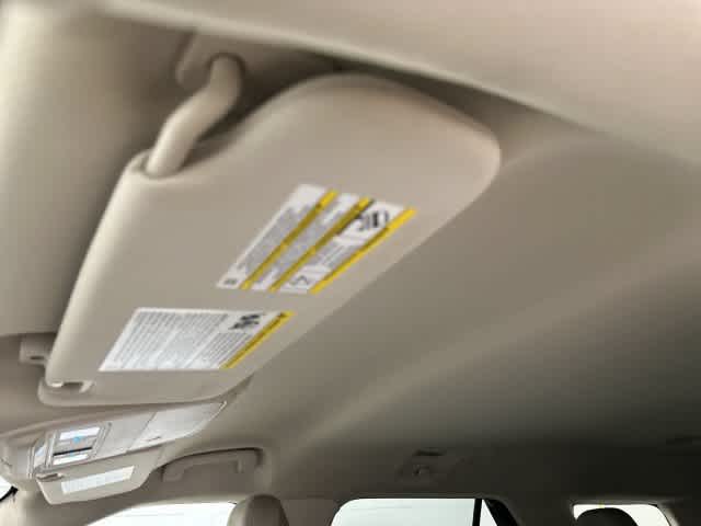 2023 Ford Explorer photo 27 of 32