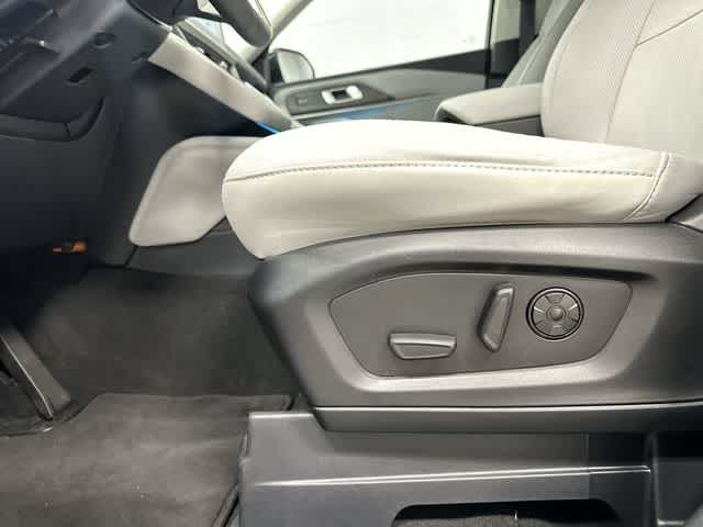 2025 Ford Explorer Platinum Rapid Red Metallic Tinted Clearcoat at HGreg Houston
