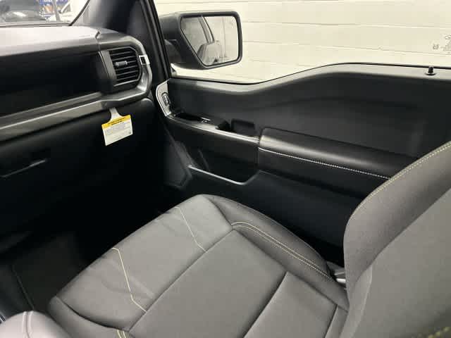 2025 Ford F-150 photo 13 of 32