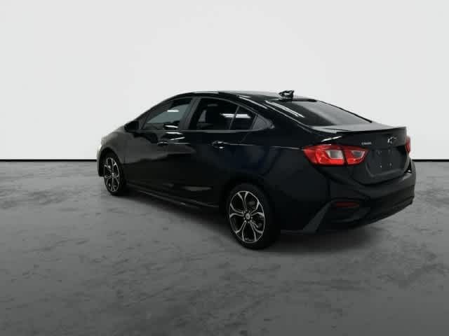 2019 Chevrolet Cruze photo 9 of 32