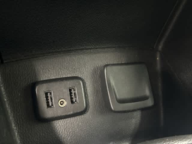 2019 Chevrolet Cruze photo 25 of 32