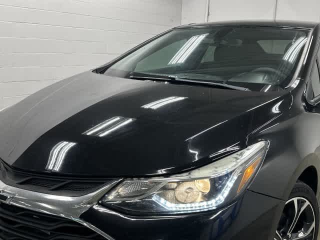 2019 Chevrolet Cruze photo 31 of 32