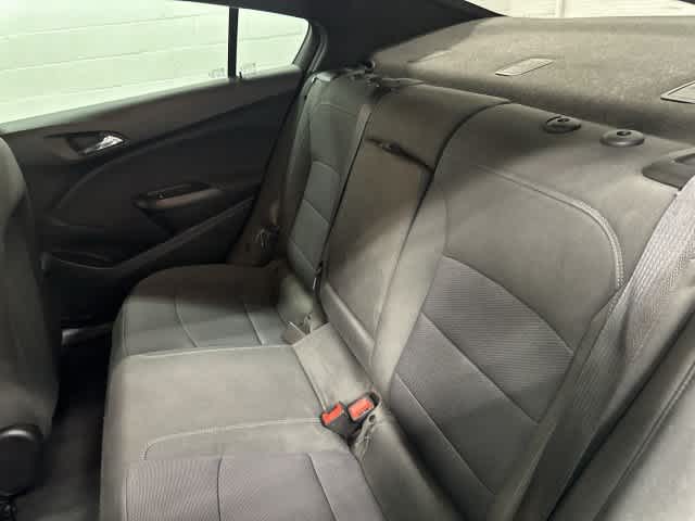 2019 Chevrolet Cruze photo 14 of 32