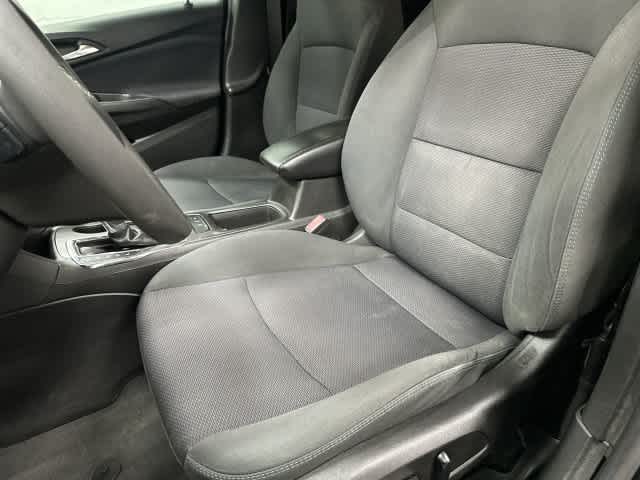 2019 Chevrolet Cruze photo 10 of 32