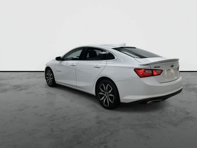 2022 Chevrolet Malibu photo 9 of 32