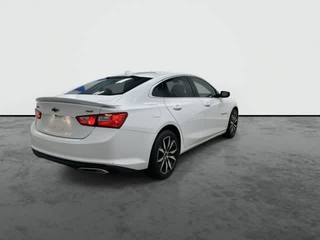 2022 Chevrolet Malibu photo 3 of 32