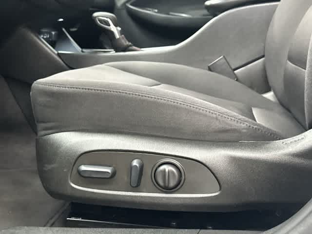 2022 Chevrolet Malibu photo 26 of 32