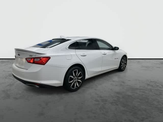 2022 Chevrolet Malibu photo 4 of 32