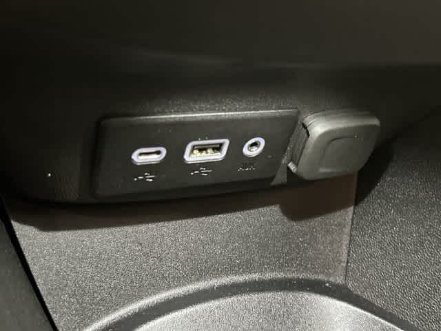 2022 Chevrolet Malibu photo 25 of 32