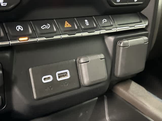 2020 Chevrolet Silverado 1500 photo 25 of 32