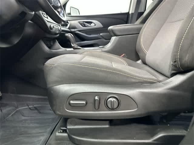 2020 Chevrolet Traverse LT Cloth Summit White at Davis Chevrolet