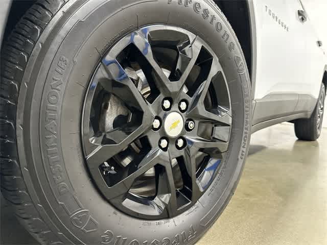 2020 Chevrolet Traverse LT Cloth Summit White at Davis Chevrolet