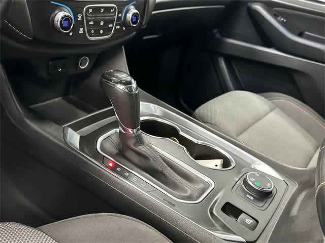 2020 Chevrolet Traverse LT Cloth Summit White at Davis Chevrolet