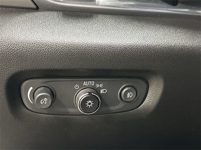 2020 Chevrolet Traverse LT Cloth Summit White at Davis Chevrolet