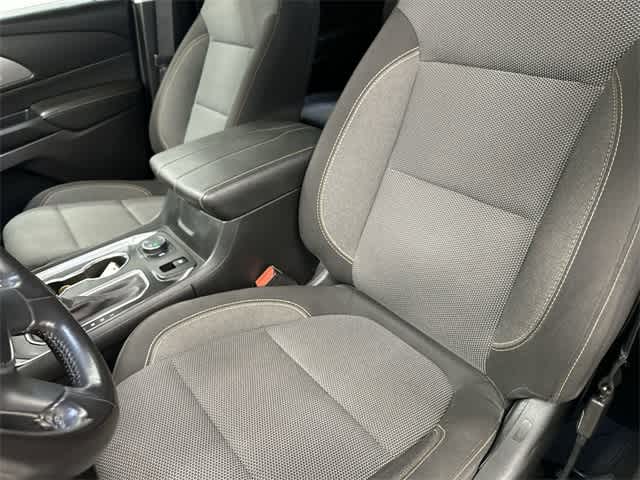 2020 Chevrolet Traverse LT Cloth Summit White at Davis Chevrolet