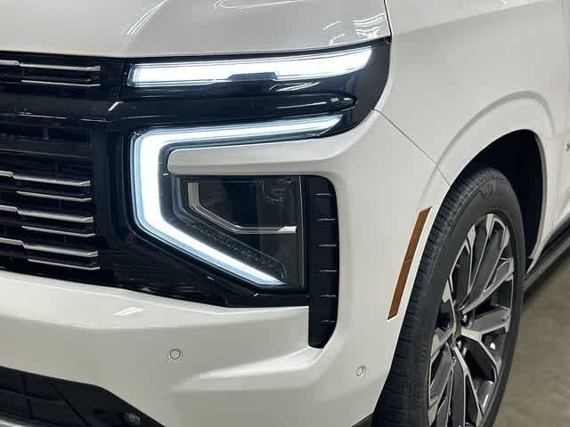 2025 Chevrolet Suburban High Country Iridescent Pearl Tricoat at Davis Chevrolet