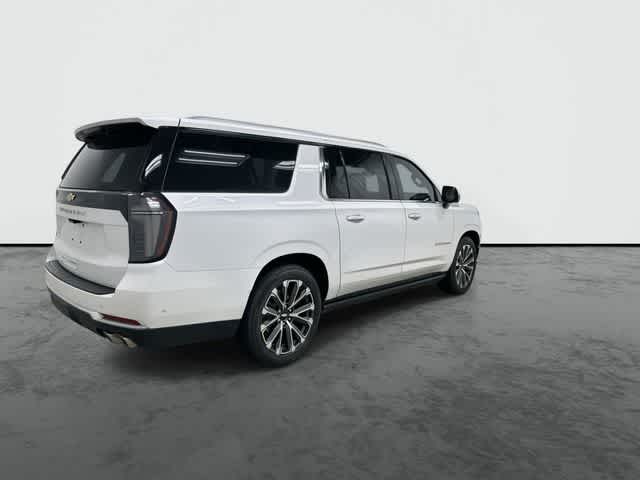 2025 Chevrolet Suburban High Country Iridescent Pearl Tricoat at Davis Chevrolet