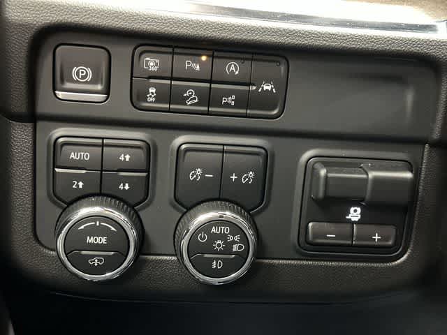 2025 Chevrolet Suburban High Country Iridescent Pearl Tricoat at Davis Chevrolet