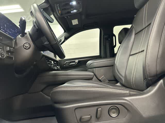 2025 Chevrolet Suburban High Country Iridescent Pearl Tricoat at Davis Chevrolet