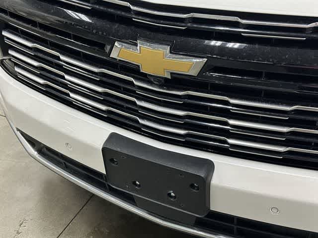2025 Chevrolet Suburban High Country Iridescent Pearl Tricoat at Davis Chevrolet