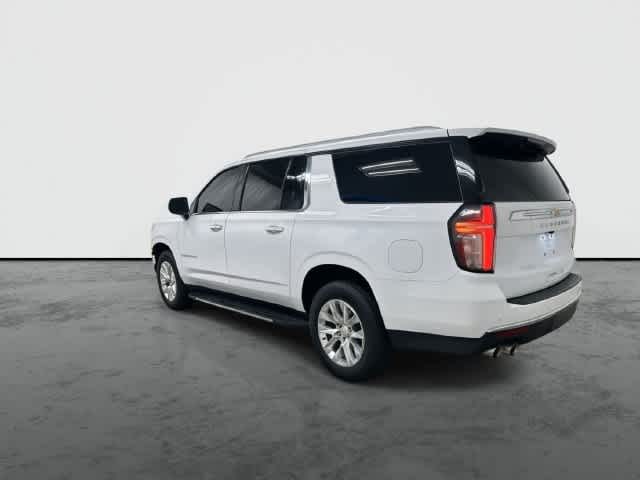 2023 Chevrolet Suburban photo 2 of 33