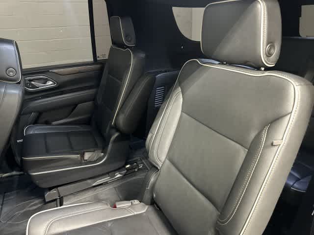 2023 Chevrolet Suburban photo 14 of 33