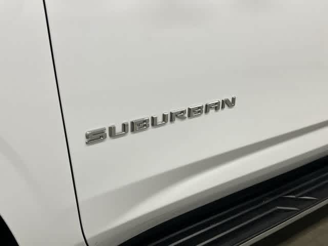 2023 Chevrolet Suburban photo 31 of 33