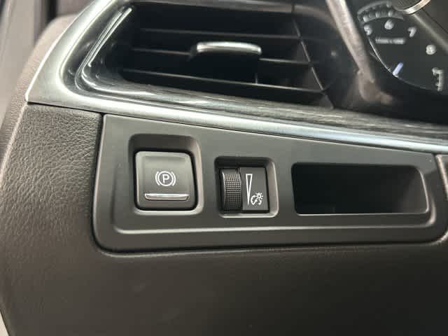 2023 Cadillac XT5 photo 19 of 33