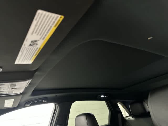 2023 Cadillac XT5 photo 28 of 33