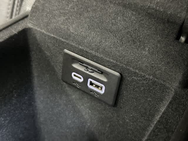 2023 Cadillac XT5 photo 26 of 33