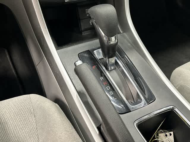 2013 Honda Accord photo 24 of 32