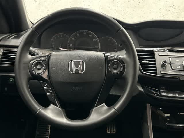 2017 Honda Accord Sedan photo 15 of 32