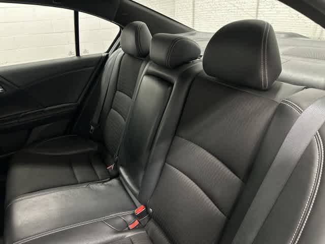 2017 Honda Accord Sedan photo 14 of 32