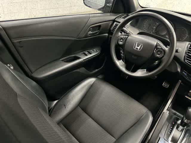 2017 Honda Accord Sedan photo 12 of 32