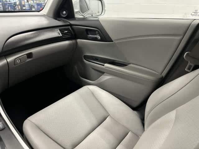 2014 Honda Accord photo 13 of 31