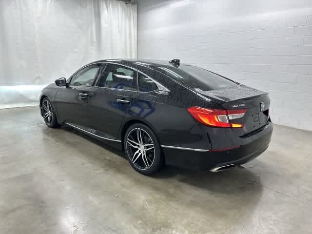 2022 Honda Accord photo 2 of 33