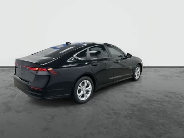 2026 Honda Accord photo 4 of 31