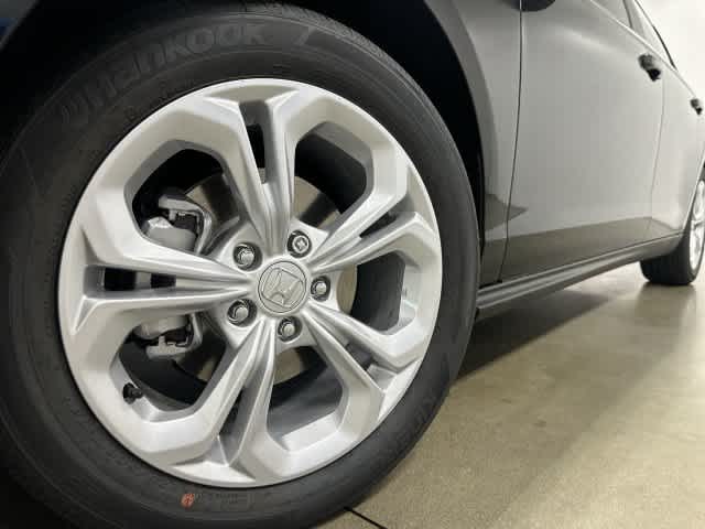 2026 Honda Accord photo 27 of 31