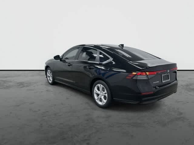 2026 Honda Accord photo 2 of 31