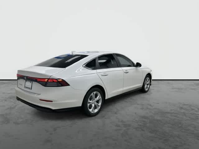 2026 Honda Accord photo 3 of 31