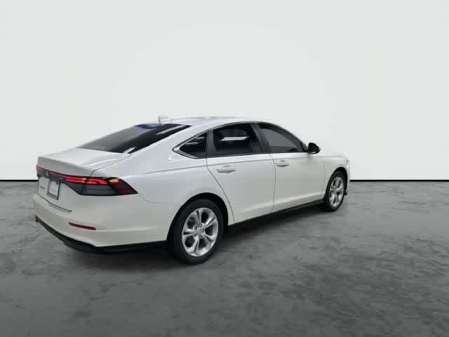 2026 Honda Accord photo 4 of 31